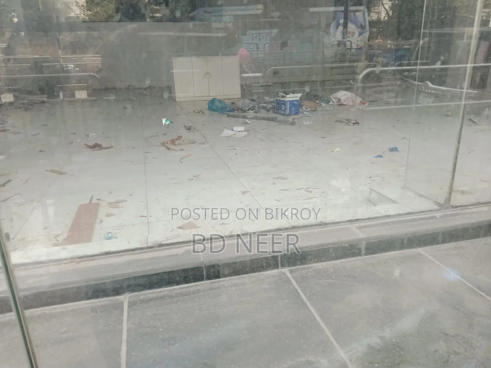 commercial 1600 sft coffee shop/ Show room rent in banani 11