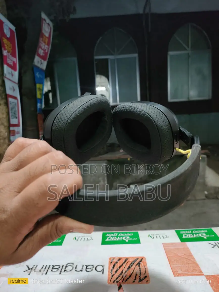 Headphone
