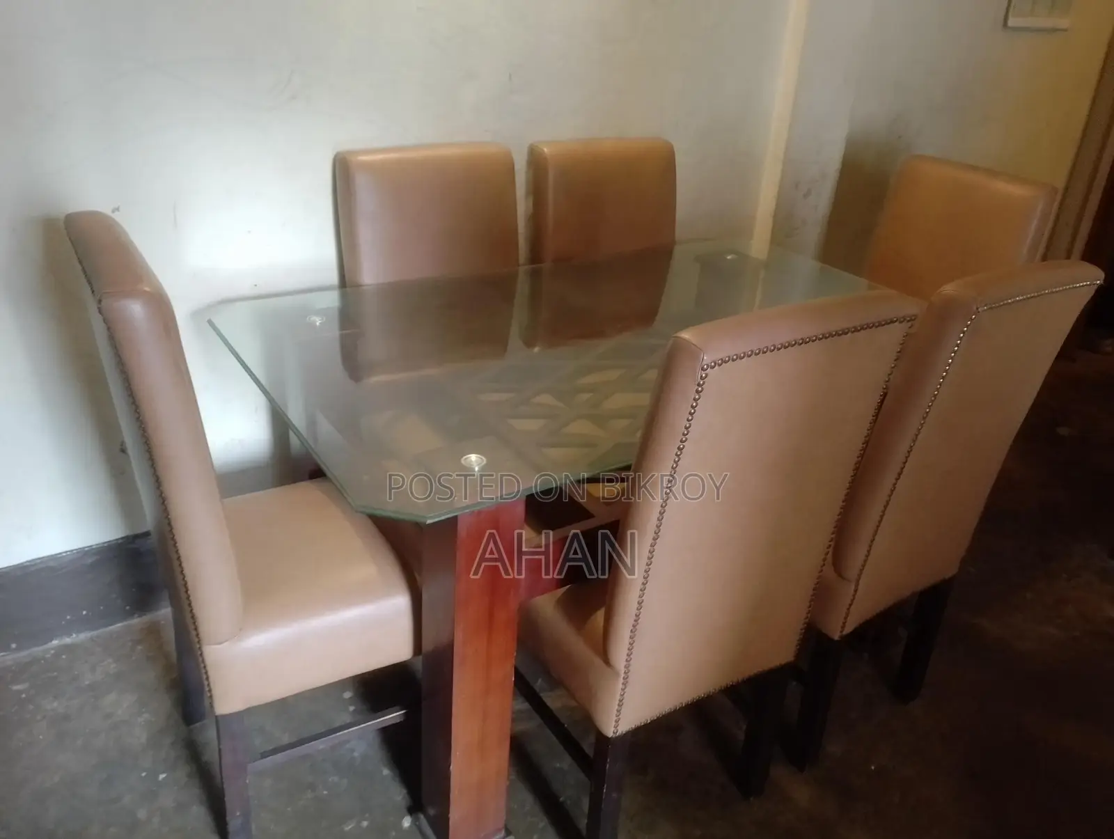 Dining Table with 10mm Glass and 6 Chairs