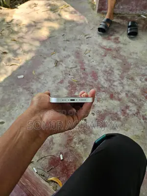 Apple iPhone 13 (Used)