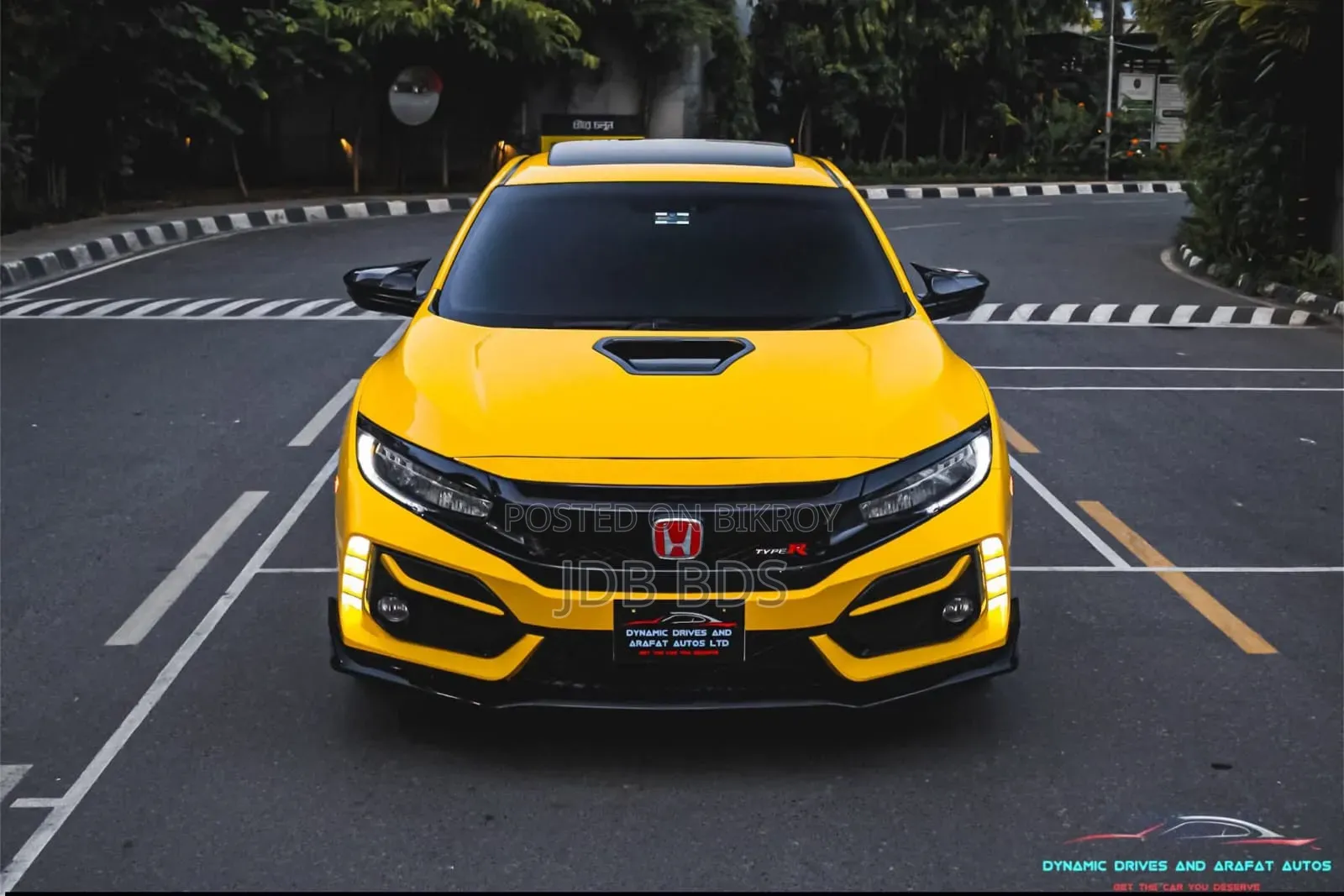 Honda Civic Sport 4dr Hatchback (1.5L 4cyl) 2017 Yellow