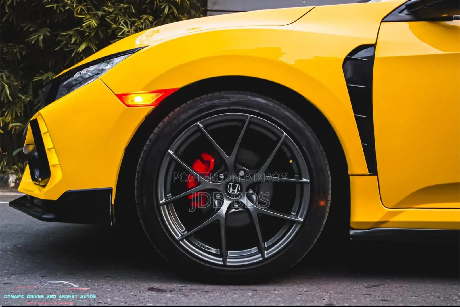 Honda Civic Sport 4dr Hatchback (1.5L 4cyl) 2017 Yellow