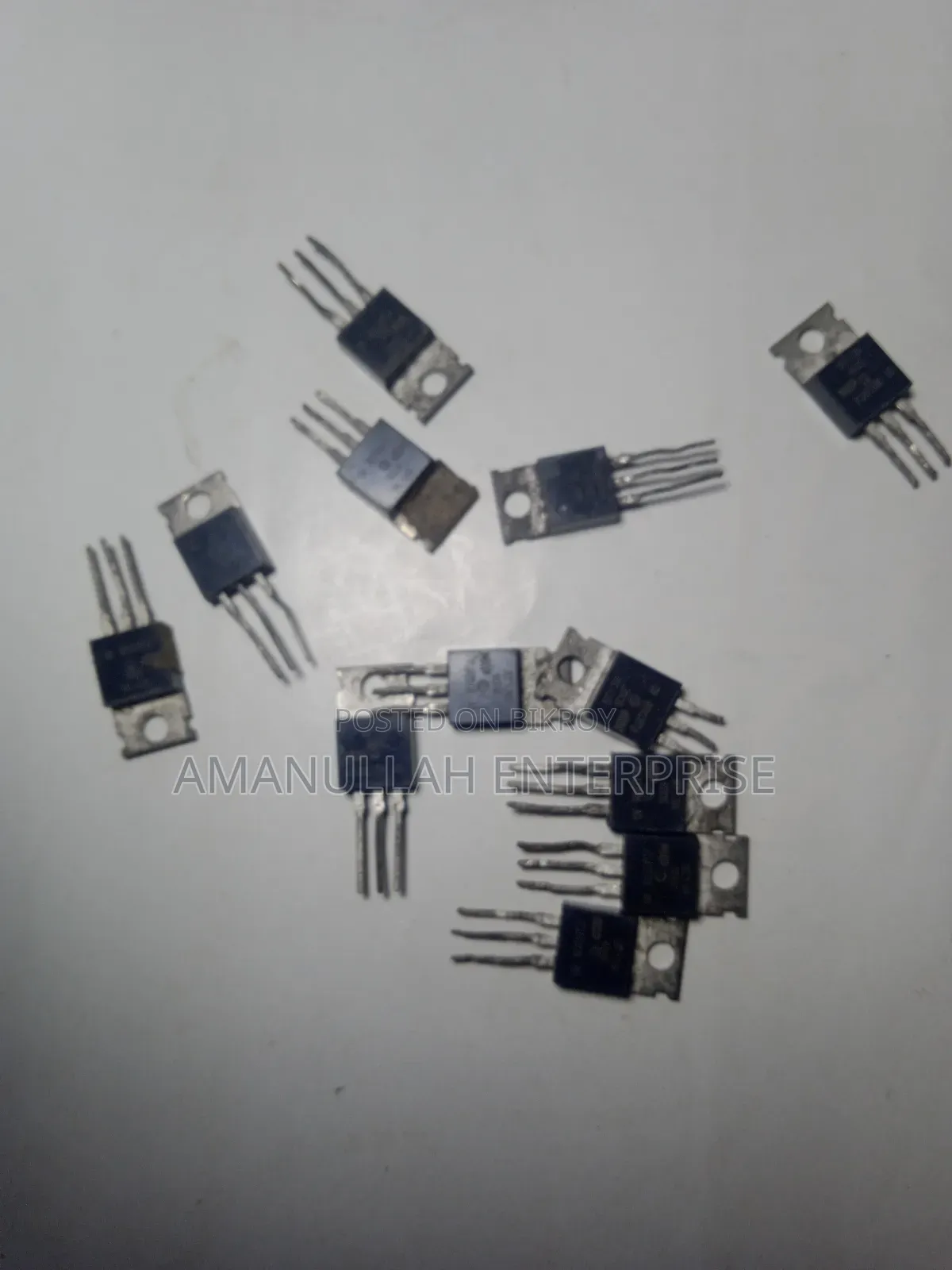 Triac Bt136/Bt136 (03 Pcs)