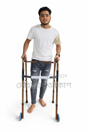 চাকাযুক্ত প্রিমিয়াম অ্যাডজাস্টেবল ওয়াকিং ফ্রেম