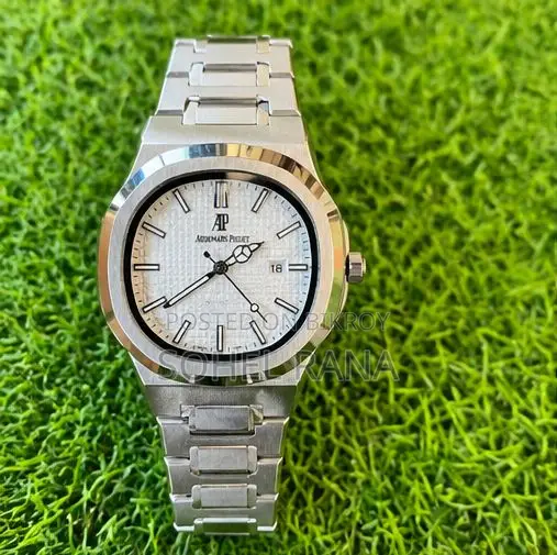 Get a Premium Look with This Stylish Watch at an Affordable Price – Order Today!