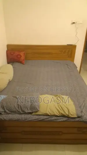 Segun Wood Bed