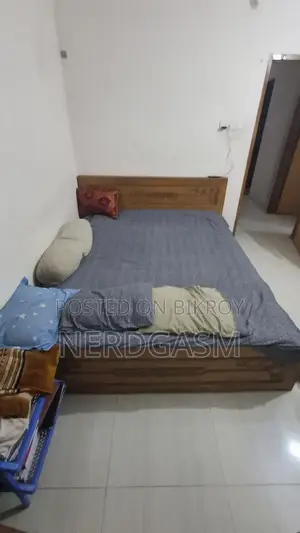 Segun Wood Bed