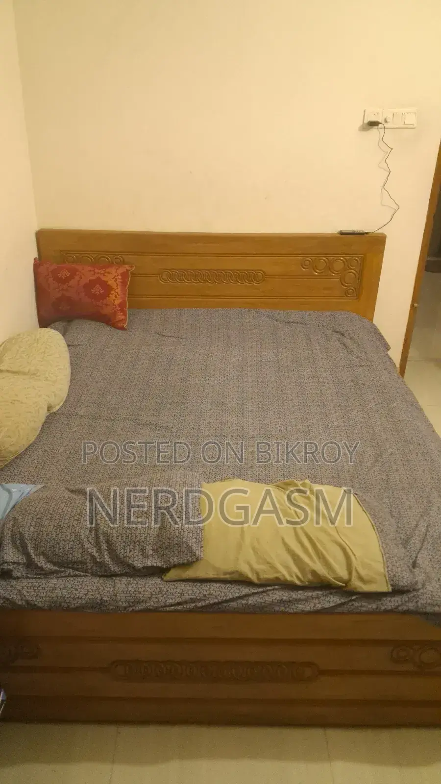 Segun Wood Bed