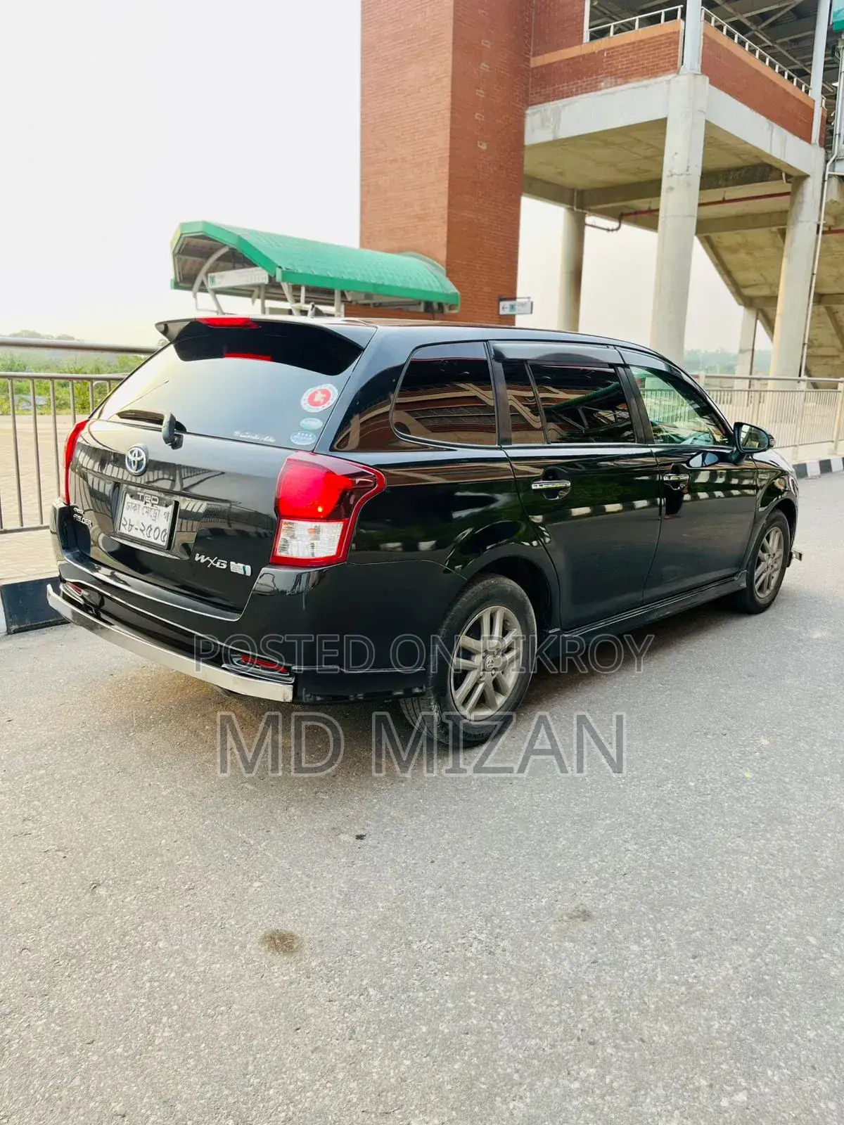 Toyota Corolla Fielder 1.5 Hybrid FWD 2013 Black
