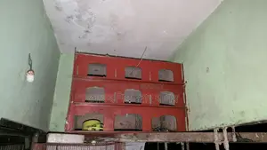 একটি নয়কোভের কবুতরের টং বিক্রি করা হবে