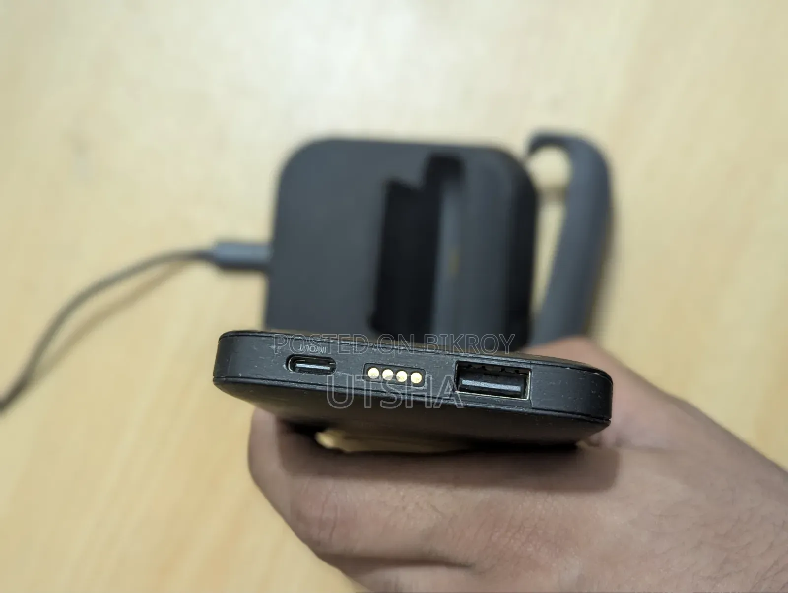 Spigen Wireless Charger + Powerbank