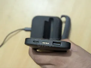 Spigen Wireless Charger + Powerbank
