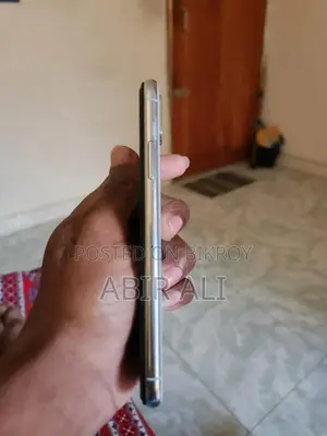 Apple iPhone X . (Used)
