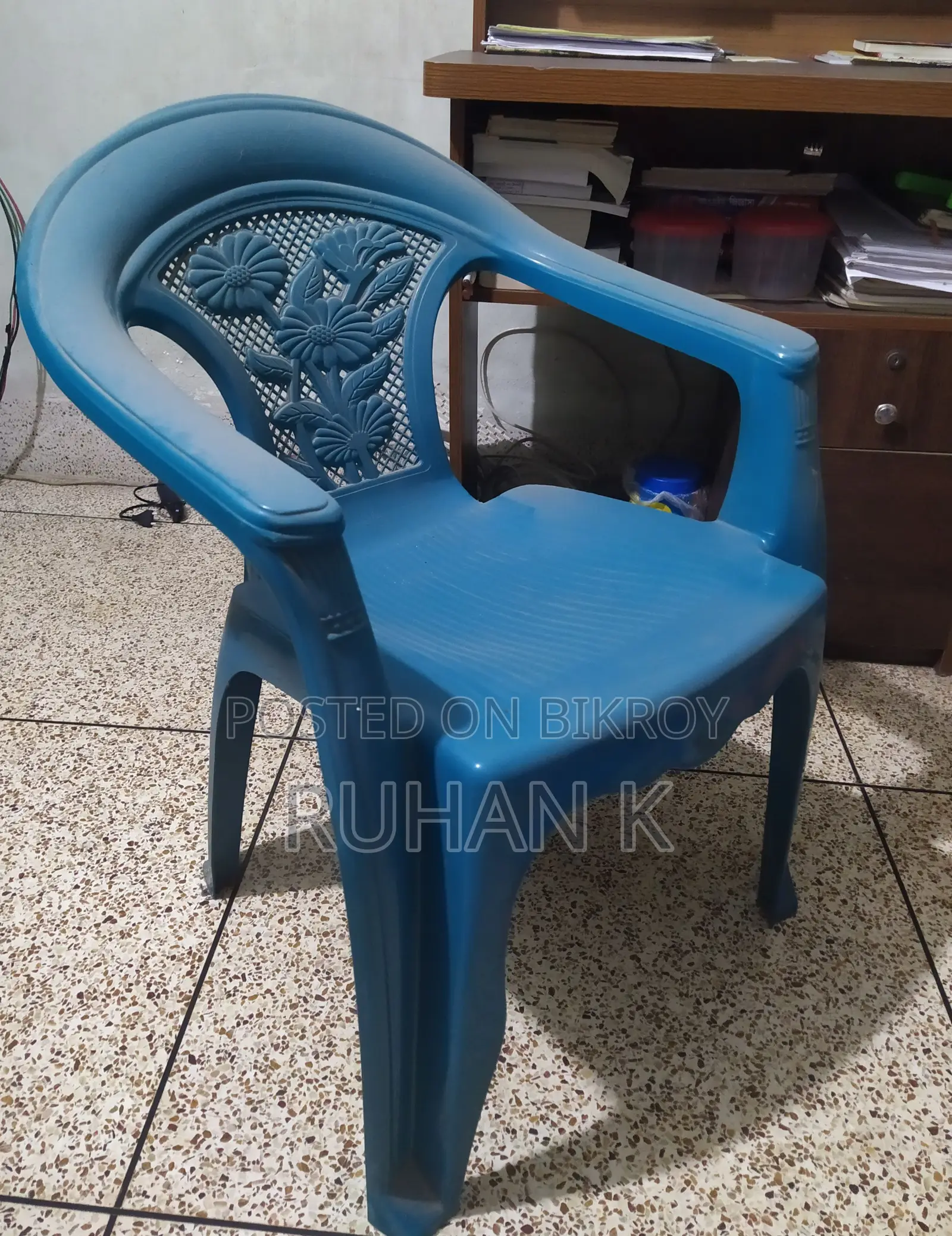 চেয়ার বিক্রি