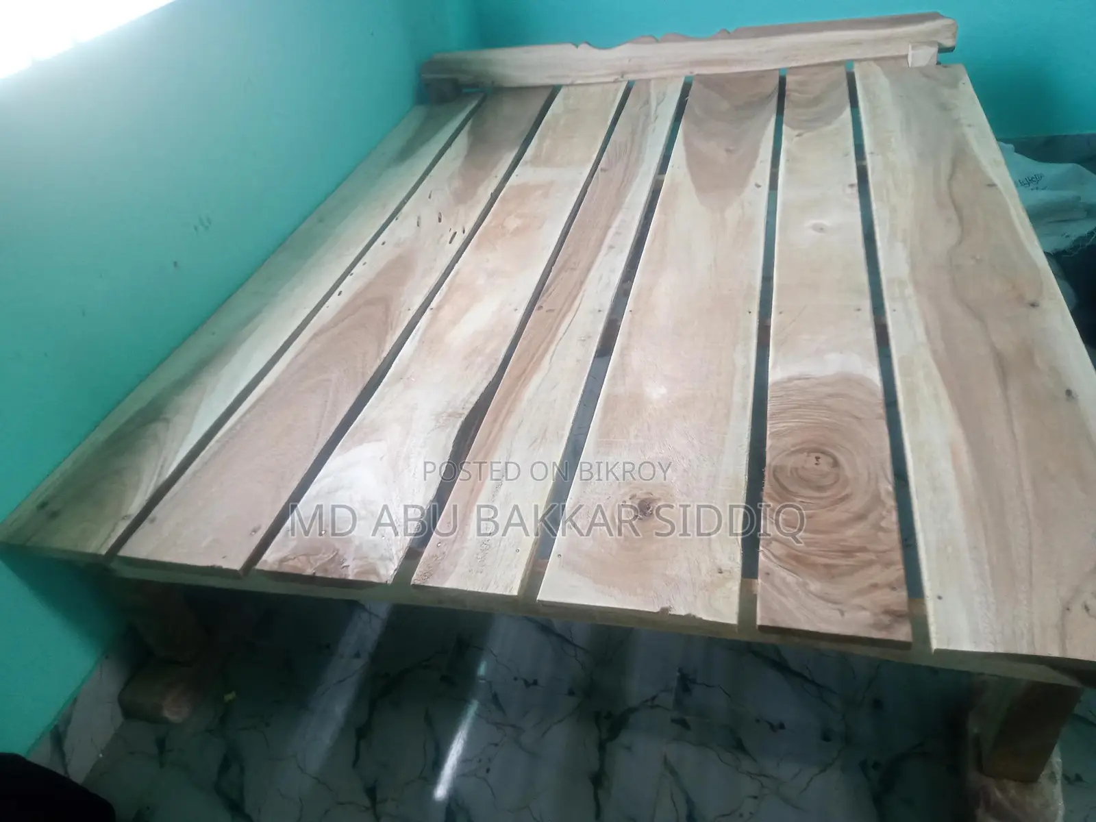 ৫/৬ একটি চৌকি বিক্রয় করা হবে