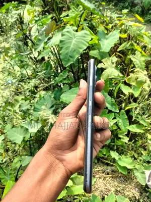 Realme 8 Pro 8/128 (Used)