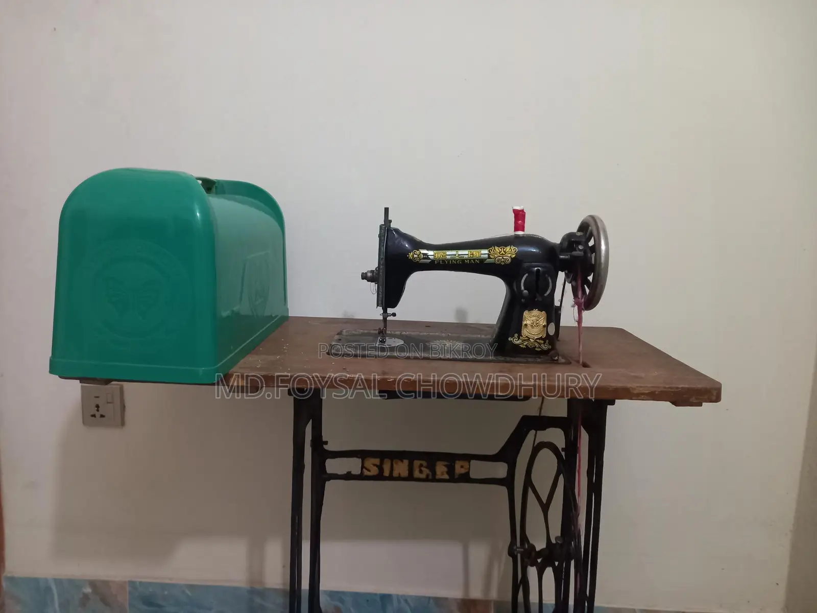নতুন এর মতো সেলাই মেশিন।