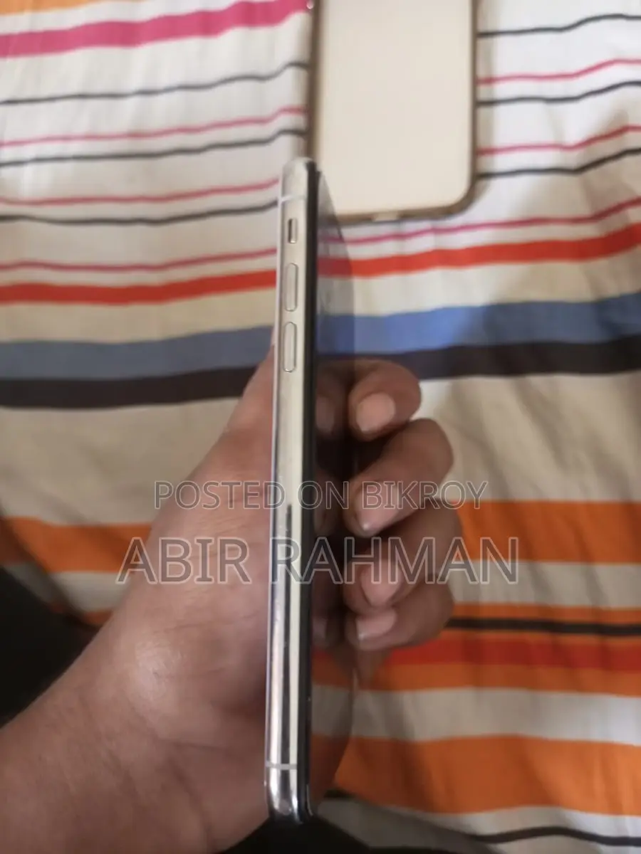 Apple iPhone X . (Used)