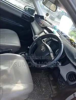 Toyota Axio 2012