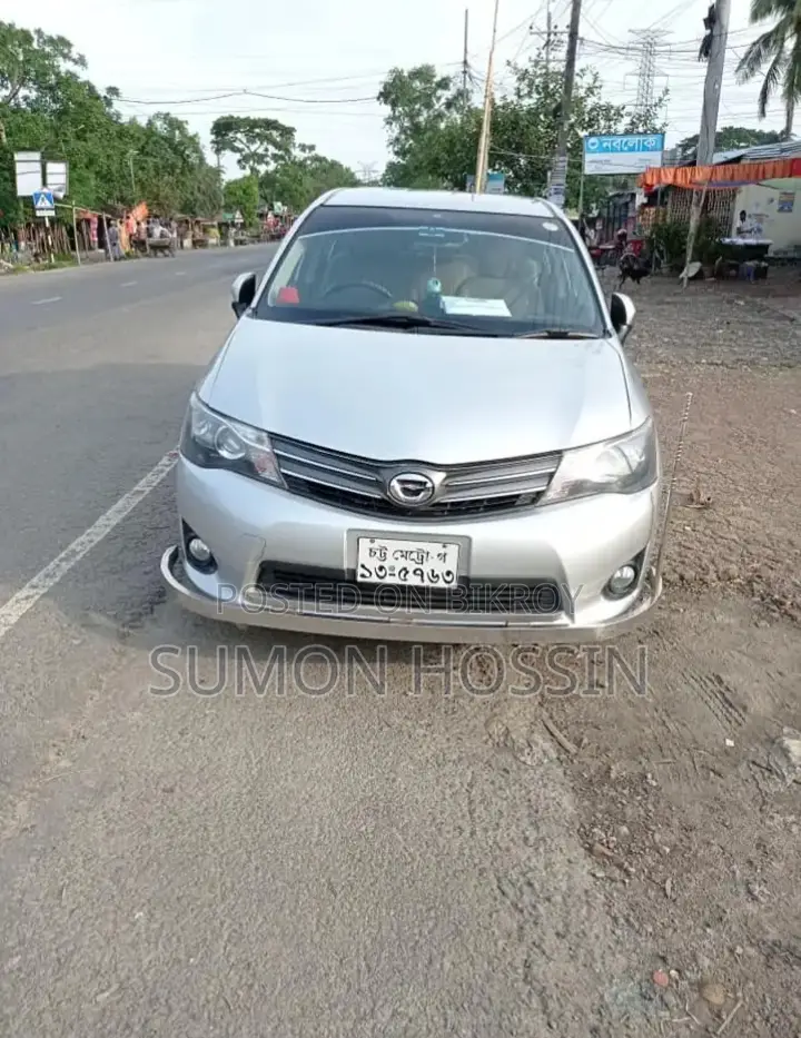 Toyota Axio 2012