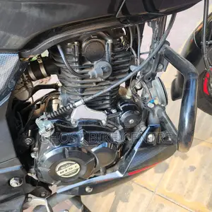 Bajaj Pulsar 150 . 2021