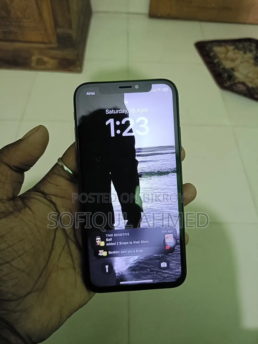 Apple iPhone X 64 GB (Used)