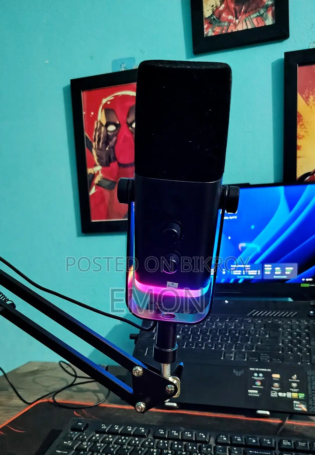 Fifine Am8 Microphone and Stand for sale.