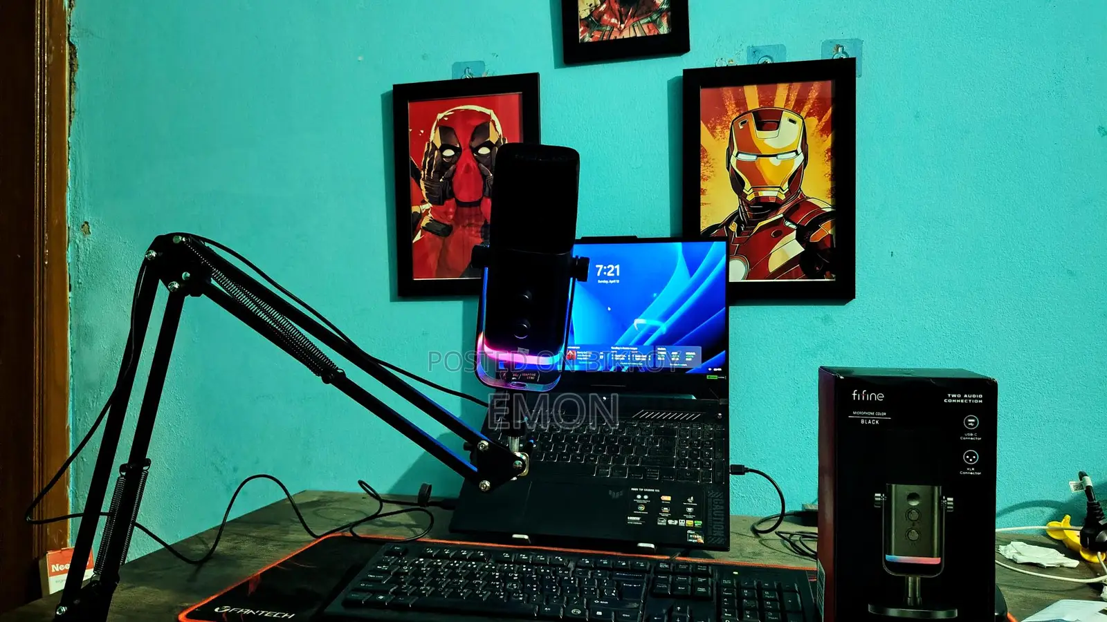 Fifine Am8 Microphone and Stand for sale.