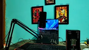 Fifine Am8 Microphone and Stand for sale.