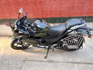 Suzuki Gixxer SF . 2024