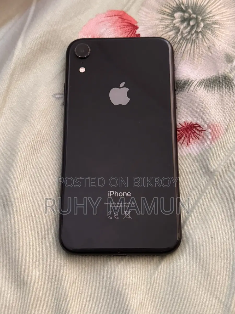 Apple iPhone XR . (Used)