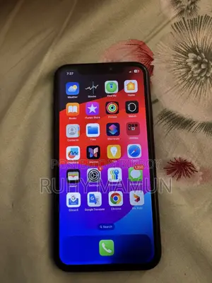 Apple iPhone XR . (Used)