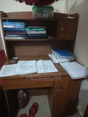 দুইটি ব্যবহৃত টেবিল