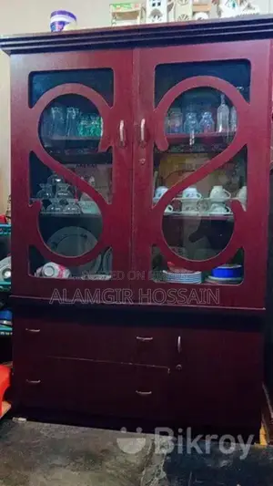 High-Quality Showcase