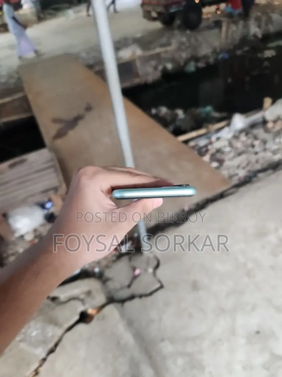 Apple iPhone 11 (Used)