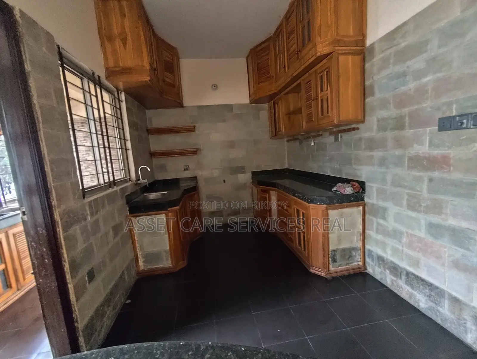 2600-Sqft Office Space Rent Baridhara Diplomatic Zone