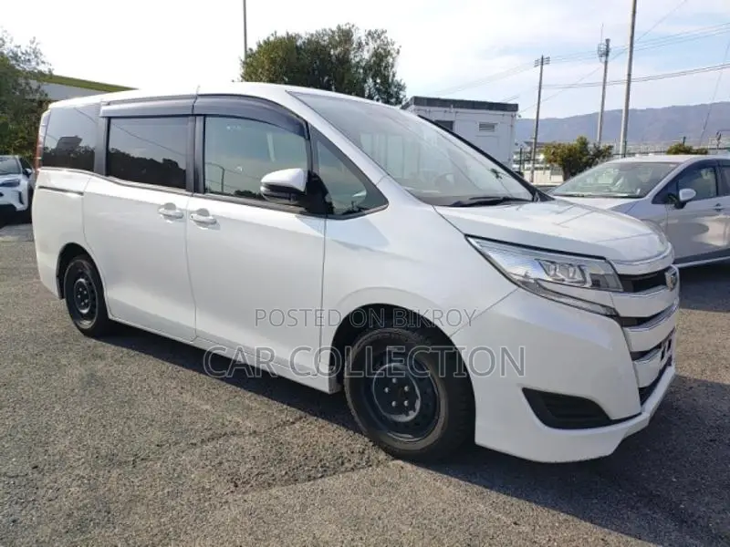 Toyota Noah 2021