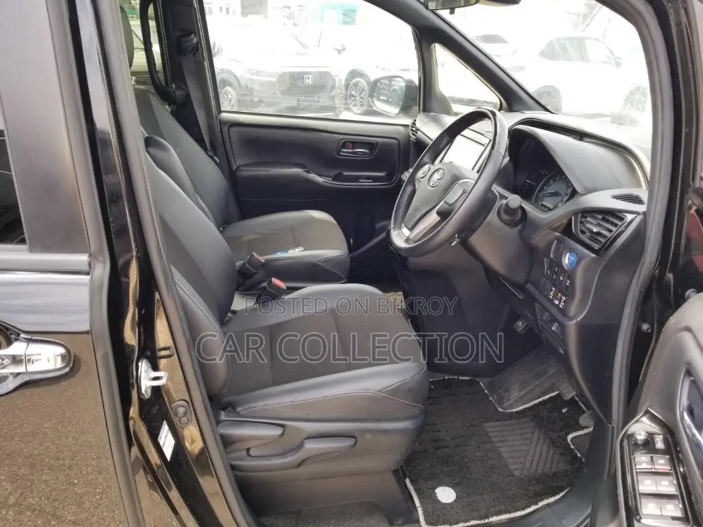 Toyota Noah SI WXB 2021