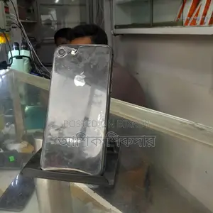 Apple iPhone 8 . (Used)