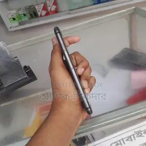 Apple iPhone 8 . (Used)