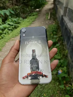 Apple iPhone XR . (Used)