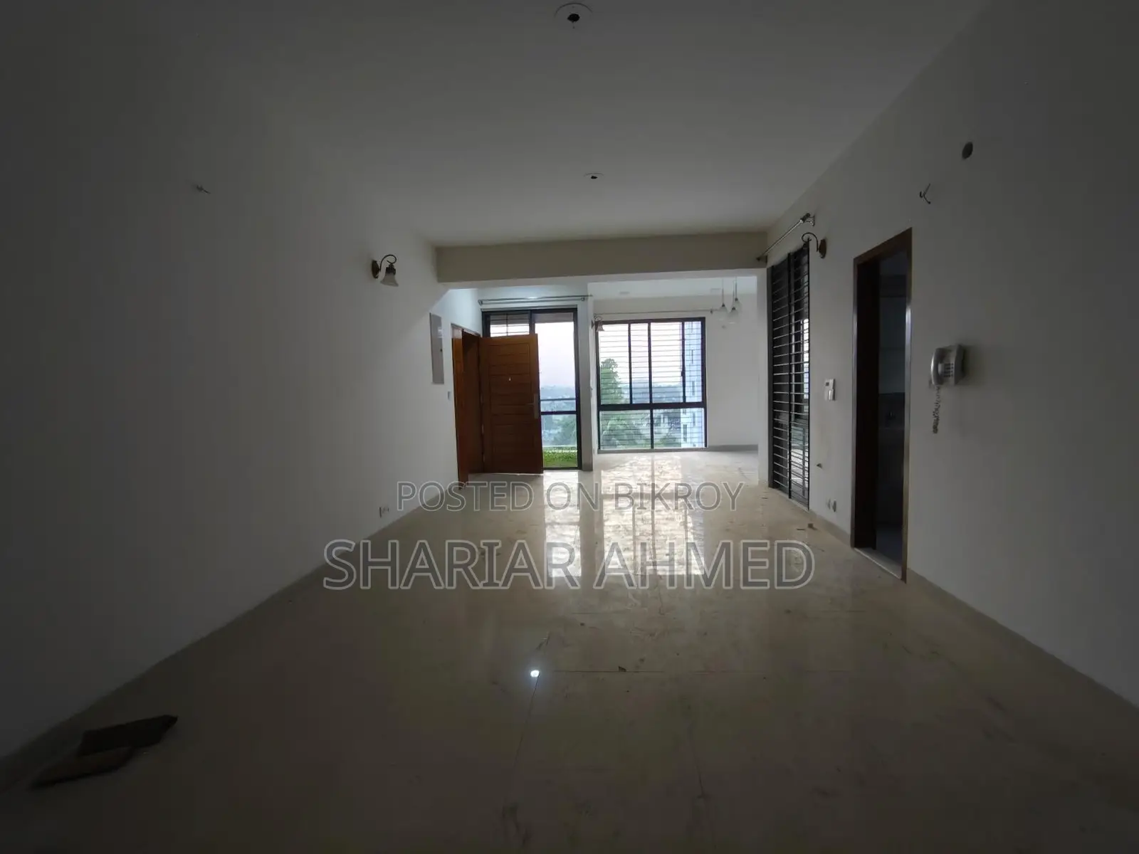Gorgeous 2400 Sqft 3 Bed Un-Furnished Apartment For Rent In Gulshan