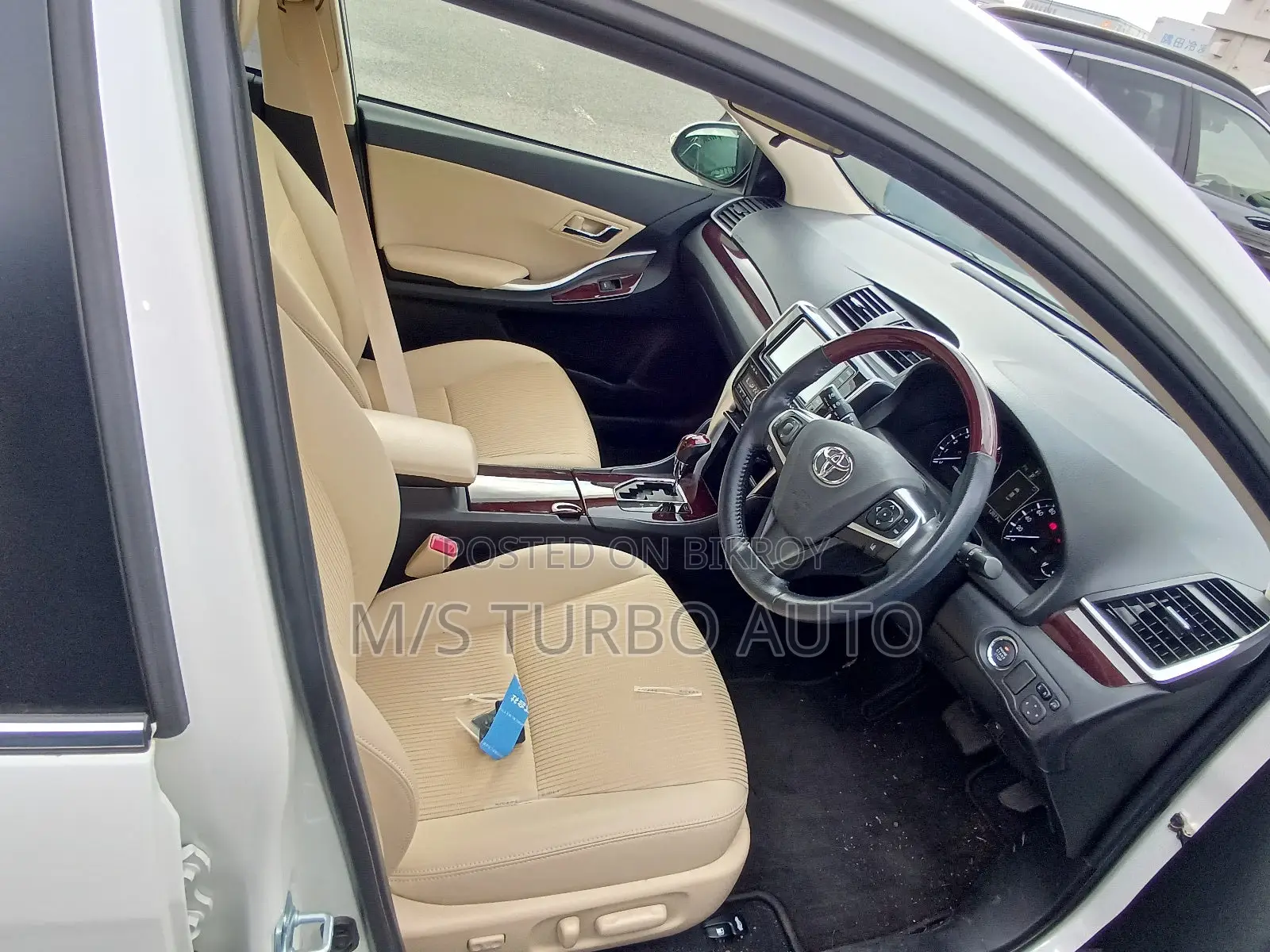 Toyota Premio F-EX 2020