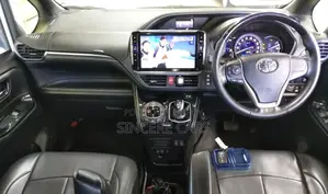 Toyota Esquire GI PREMIUM HYB 4.5PT 2021