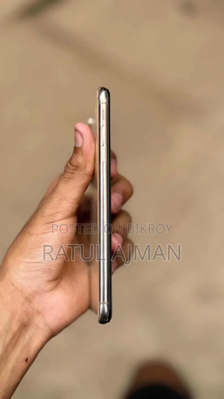 Apple iPhone XS Max (Used)