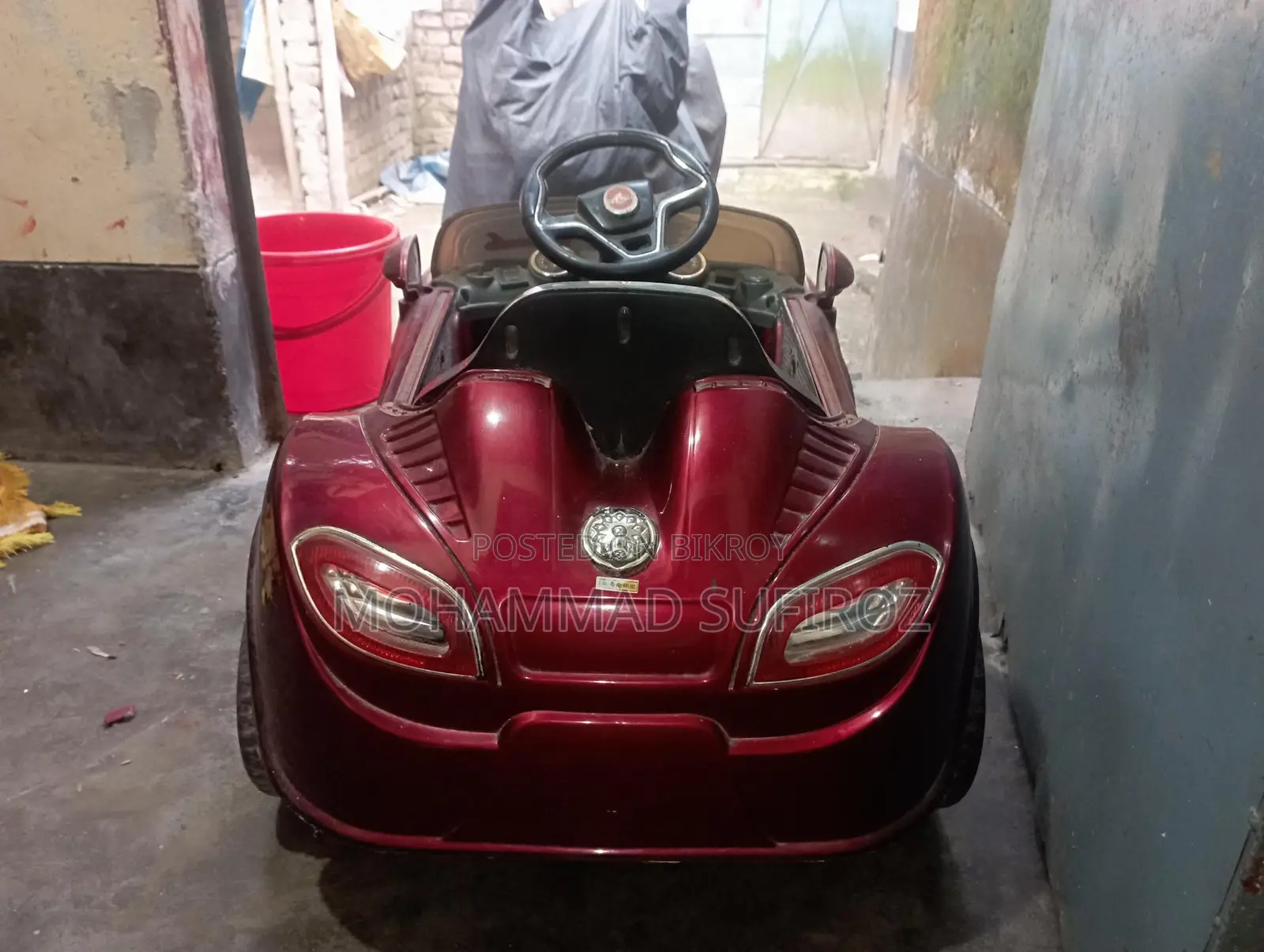 Large Kids' Car (Not a small remote car, please read details before messaging)