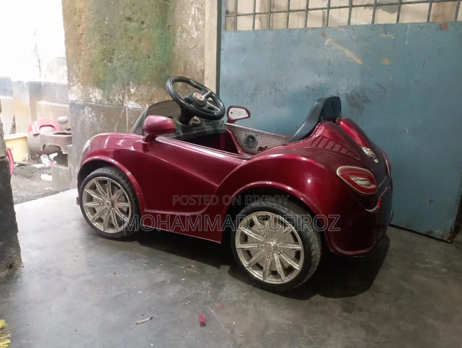 Large Kids' Car (Not a small remote car, please read details before messaging)