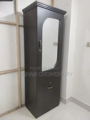 আয়নাযুক্ত সিঙ্গেল ডোর আলমারি – প্রায় নতুন