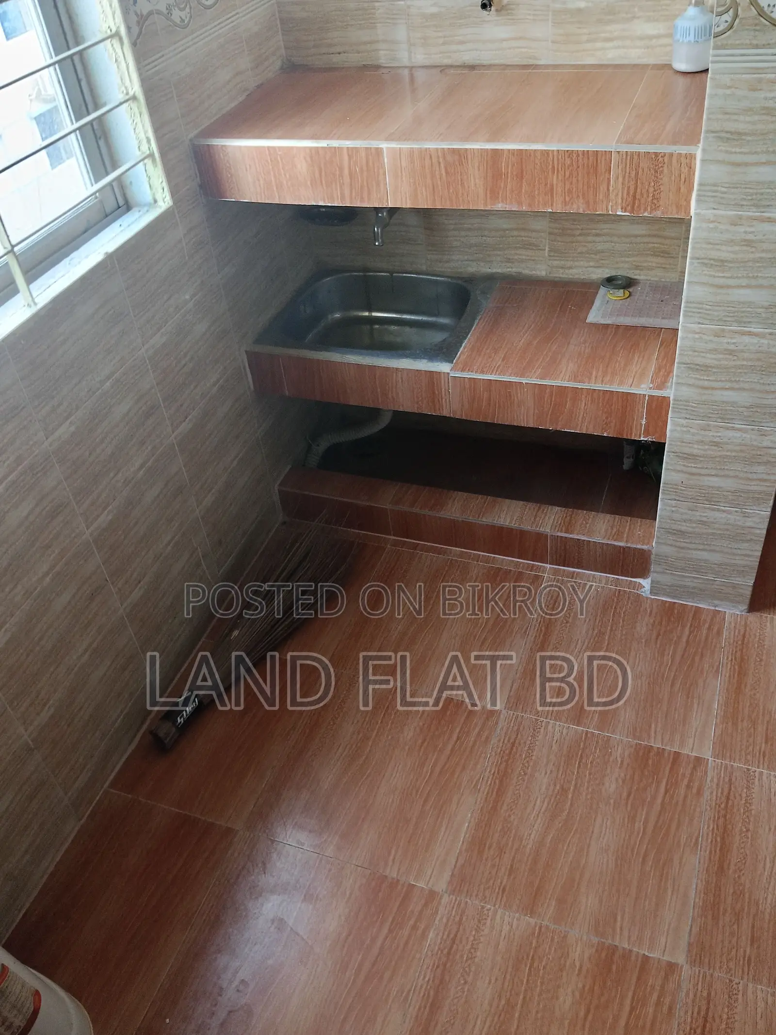 450 sq ft flat for sale, on the 5th floor with loan facility