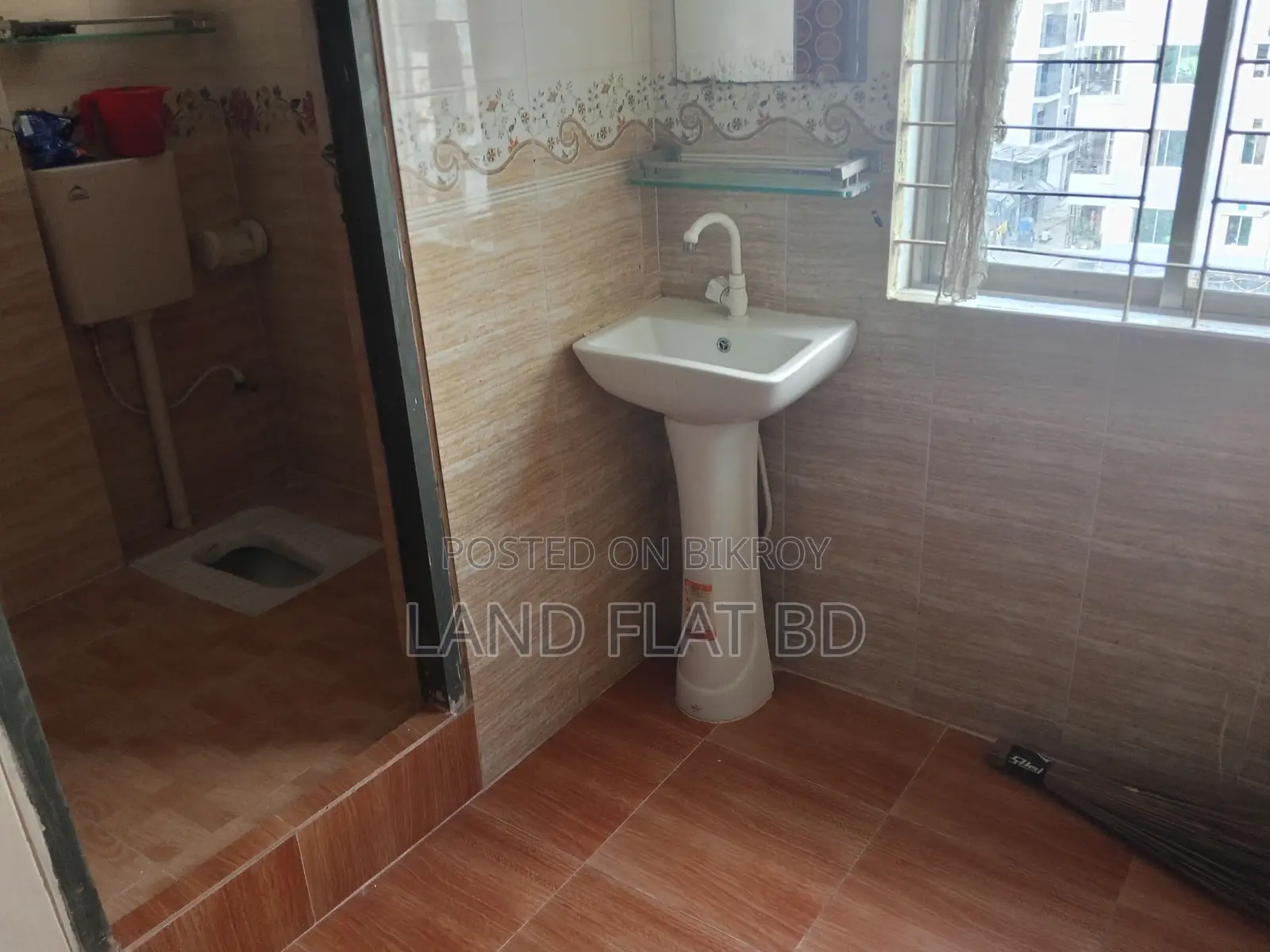 450 sq ft flat for sale, on the 5th floor with loan facility
